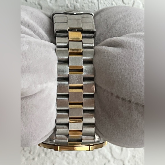 TAG HEUER WK1320-1 PROFESSIONAL 200mts TWO-TONE STAINLESS STEEL Ladies watch. - Picture 8 of 15